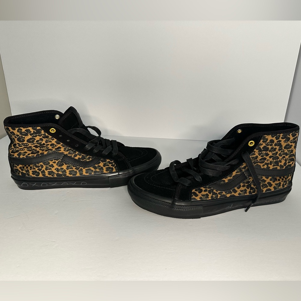 Men’s Vans 9.5 NWOT Cher Strauberry Cheetah Print